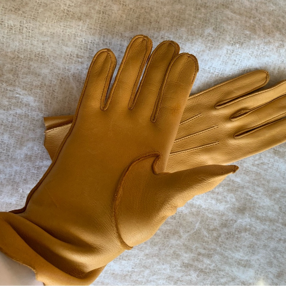 Tan leather gloves size 7